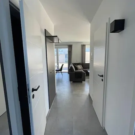 아파트 Ferienbude Am Deich 부숨